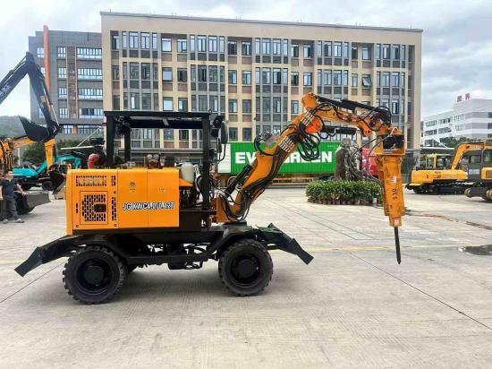 KWC4.0/0.12T Telescopic Boom Wheeled Mining Breaker