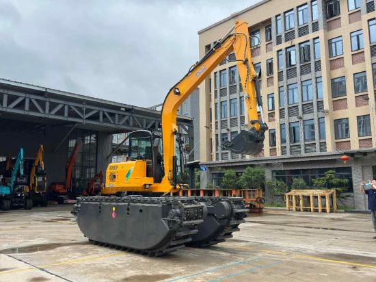 JG50SW amphibious excavator with extended digging reach for large-area marsh dredging projects