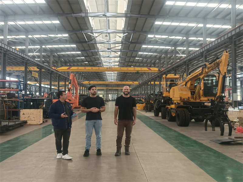 Хотя выставка закончилась, механическое тепло JINGGONG не уменьшилось! Зарубежные клиенты стекались, чтобы посетить завод и лично протестировать продукцию, чтобы ощутить прелесть продукта. Новая глава